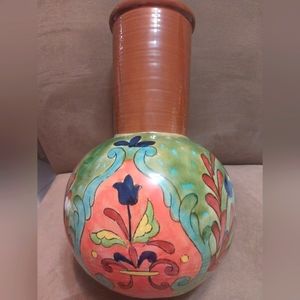 Multicolor Vintage Chinese vase.